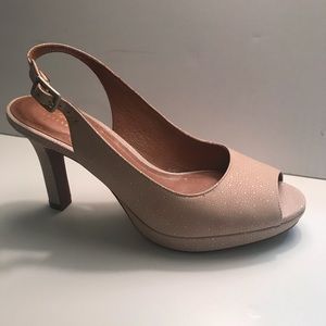 Clark’s new with box, light pink 8M